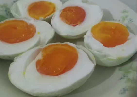 流油咸鸭蛋简易制作方法3.png